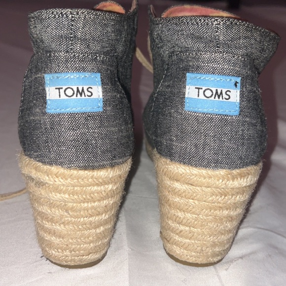Toms Desert Wedge size 8.5 W Black Gray Chambray Ankle Boots Espadrille Lace Up - Picture 3 of 6